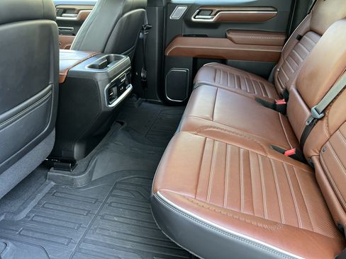 Used 2023 GMC Sierra 1500 Denali Ultimate AWD/4WD image 16