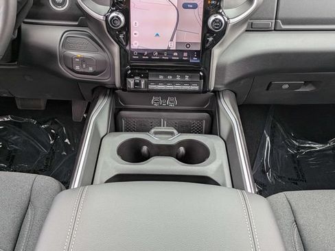 New 2026 RAM 2500 Big Horn AWD/4WD image 19
