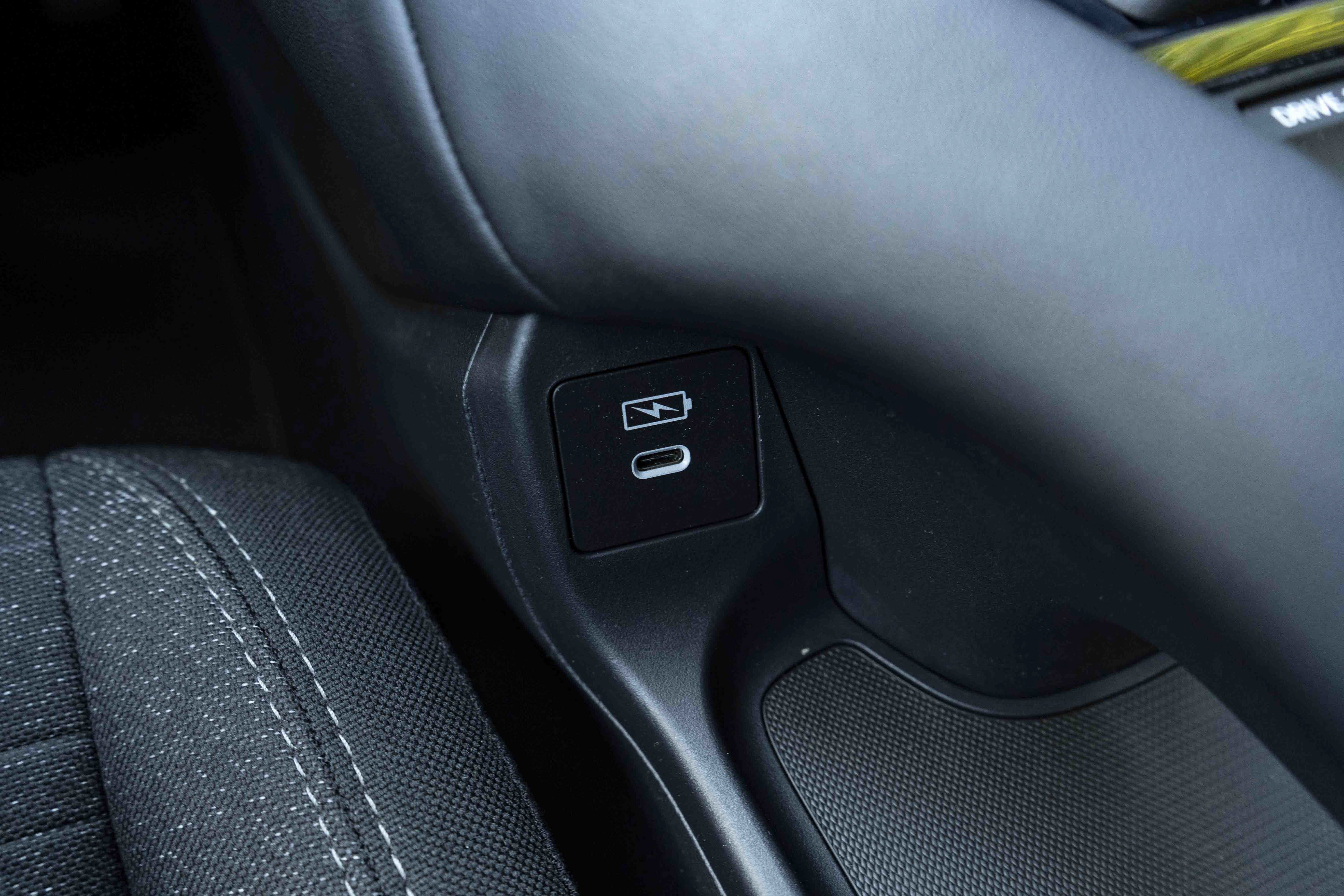 Used 2027 Honda HR-V LX image 28