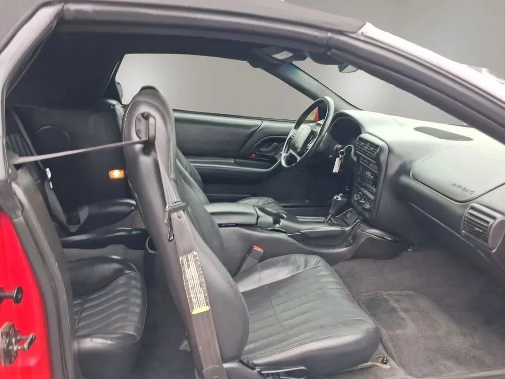 Used 2002 Chevrolet Camaro Z28 w/ SS Performance/Appearance Pkg RWD image 33