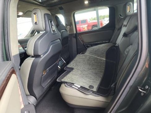 Used 2022 Rivian R1T Adventure image 12