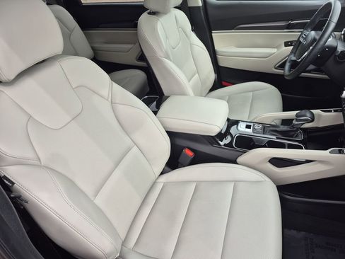 Certified 2024 Kia Telluride S w/ S Sunroof Package image 17