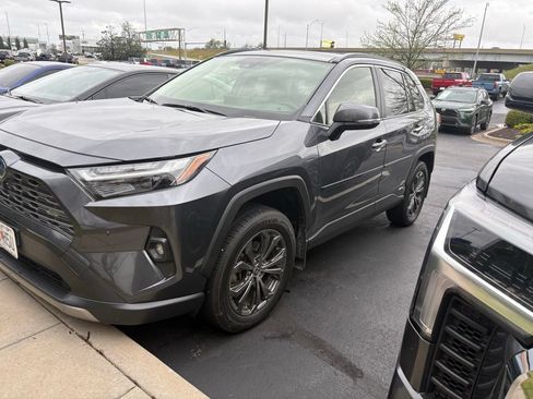 Used 2022 Toyota RAV4 Limited AWD/4WD image 3