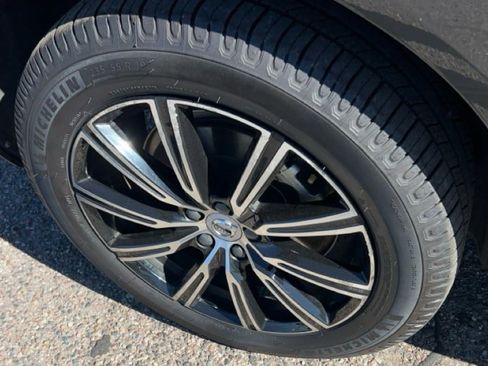 Used 2019 Volvo XC60 T8 Inscription w/ Advanced Package image 10