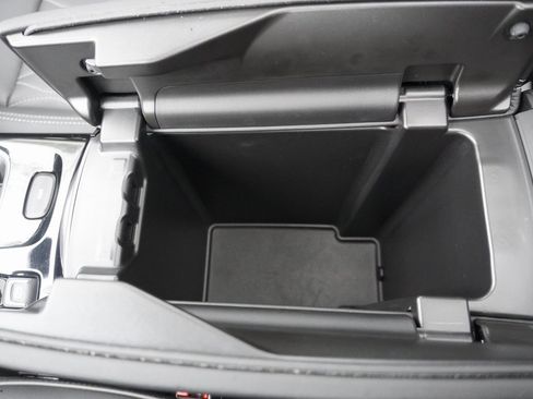 Used 2022 Buick Envision Avenir w/ Safety Package image 24