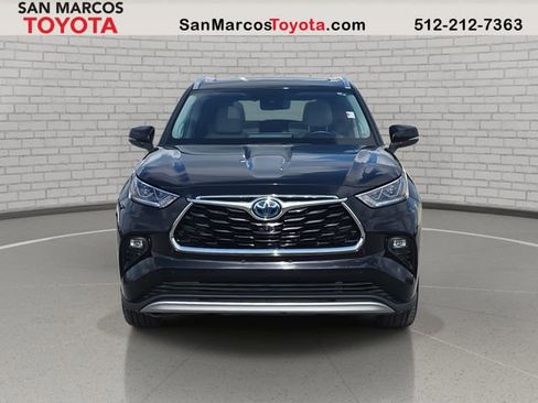 Used 2021 Toyota Highlander Platinum image 2