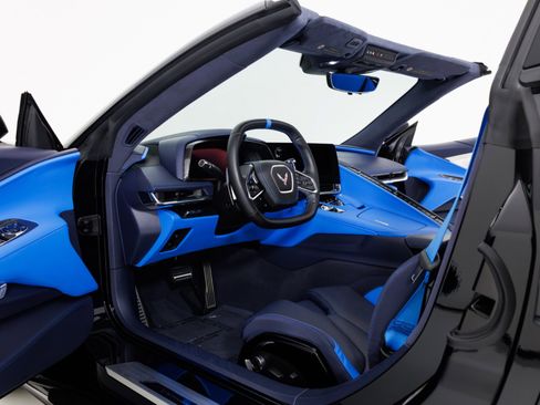 Used 2020 Chevrolet Corvette Stingray Premium Cpe w/ 3LT Preferred Equipment Group image 16