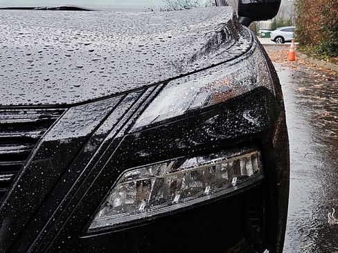Certified 2023 Nissan Rogue SV w/ SV Premium B Package image 9