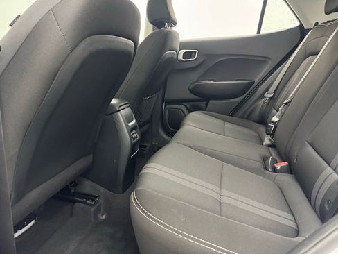 Used 2025 Hyundai Venue SEL FWD image 36