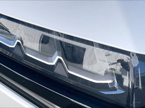 Used 2021 Chevrolet Tahoe Premier w/ Premium Package image 30