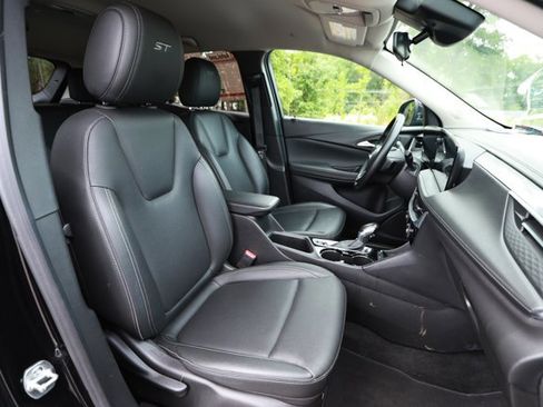 Used 2024 Buick Encore GX Sport Touring FWD image 27
