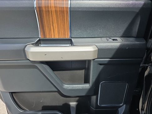 Used 2016 Ford F150 Lariat image 19