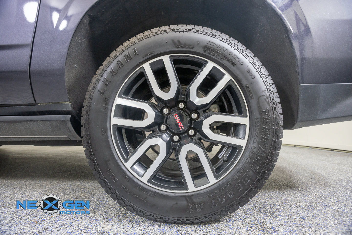 Used 2023 GMC Yukon XL AT4 w/ AT4 Premium Package AWD/4WD image 48