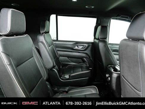 Used 2023 GMC Yukon XL SLT AWD/4WD image 44
