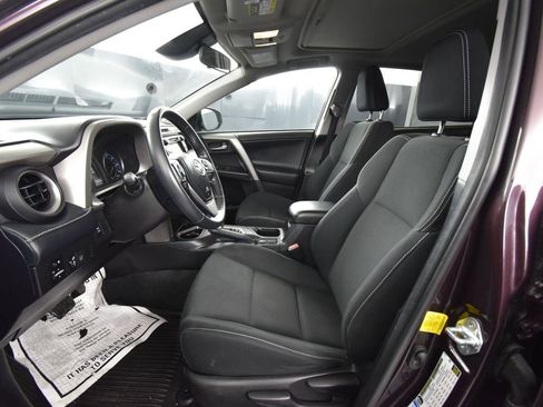 Used 2018 Toyota RAV4 XLE image 15