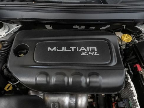 Used 2015 Jeep Cherokee Latitude w/ Comfort/Convenience Group FWD image 4