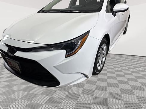 Used 2024 Toyota Corolla LE image 22