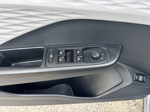 Certified 2023 Volkswagen Taos S FWD image 12