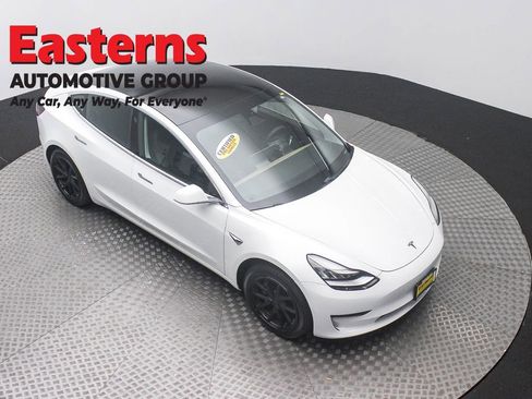 Used 2020 Tesla Model 3 Standard Range RWD image 3