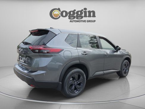 New 2026 Nissan Rogue SV FWD image 5