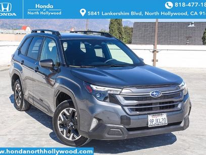 Used 2025 Subaru Forester Premium w/ Convenience Package #1