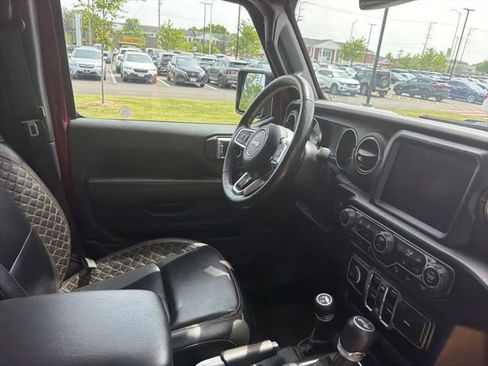 Used 2021 Jeep Wrangler Unlimited Sahara AWD/4WD image 16