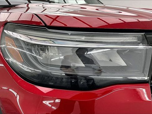 Certified 2025 Ford Explorer ST-Line w/ ST-Line Street Pack image 30