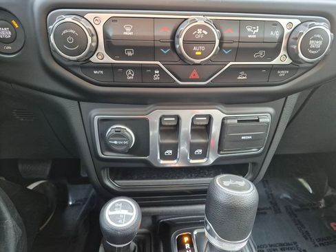 Used 2021 Jeep Wrangler Sport image 16