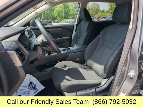 Used 2024 Nissan Rogue S AWD/4WD image 10