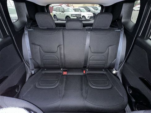 Used 2020 Jeep Renegade Latitude image 21