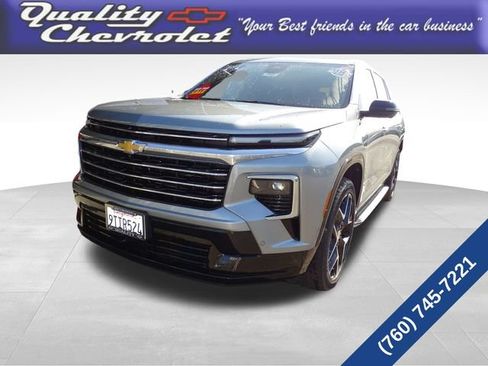 Used 2025 Chevrolet Traverse High Country AWD/4WD image 1