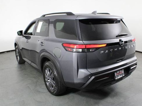 Certified 2025 Nissan Pathfinder SV FWD image 16