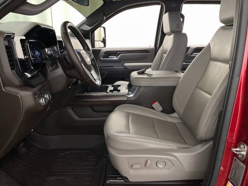 Used 2024 GMC Sierra 2500 SLT w/ SLT Premium Package image 8