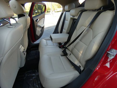 Used 2019 Mercedes-Benz GLA 250 image 48