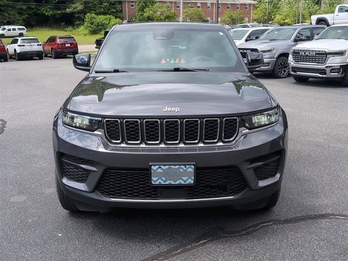 Certified 2025 Jeep Grand Cherokee Laredo X w/ Luxury Tech Group I AWD/4WD image 41