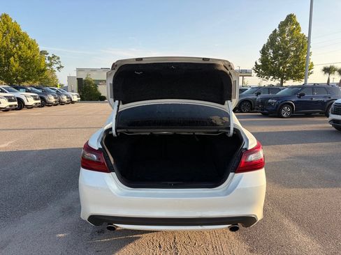 Used 2018 Nissan Altima 2.5 SR w/ SR Midnight Edition FWD image 4