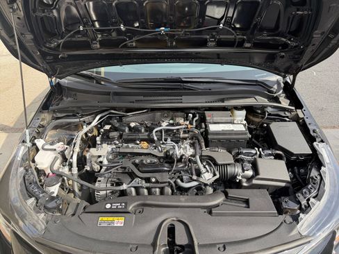 Used 2025 Toyota Corolla LE FWD image 30