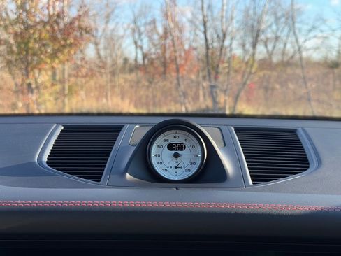 Used 2025 Porsche Macan Premium Plus image 21