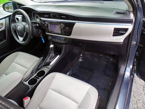 Used 2014 Toyota Corolla LE FWD image 35