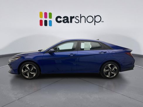 Used 2023 Hyundai Elantra SEL w/ Convenience Package FWD image 2