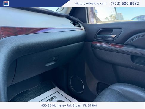 Used 2010 Cadillac Escalade Luxury image 27