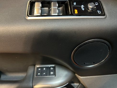 Used 2022 Land Rover Range Rover Sport SE image 10