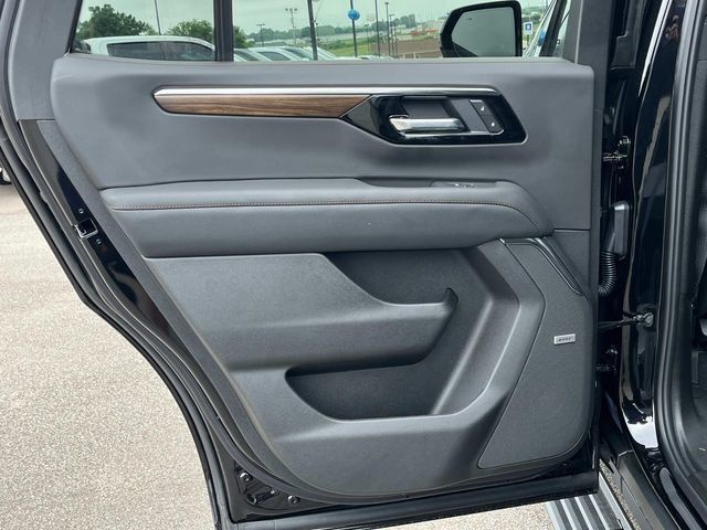 New 2026 Chevrolet Tahoe High Country AWD/4WD image 23