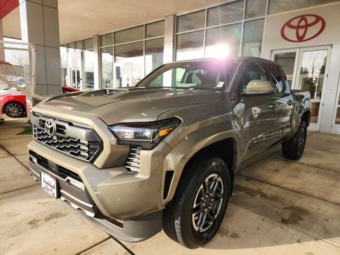 Used 2024 Toyota Tacoma TRD Sport image 6