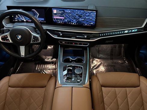 Used 2024 BMW X7 xDrive40i w/ M Sport Package image 17