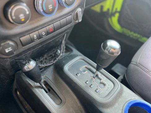 Used 2013 Jeep Wrangler Sport AWD/4WD image 18