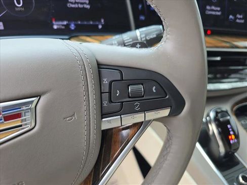 Used 2023 Cadillac Escalade Premium Luxury Platinum image 19