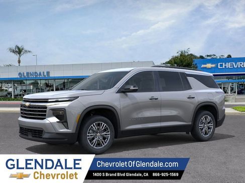 New 2026 Chevrolet Traverse LT w/ Driver Confidence Package FWD image 2