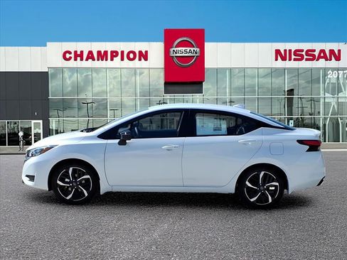 New 2025 Nissan Versa SR w/ Trunk Package image 4