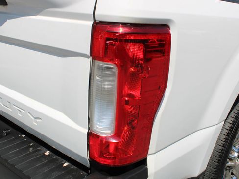 Used 2018 Ford F250 XL RWD image 24
